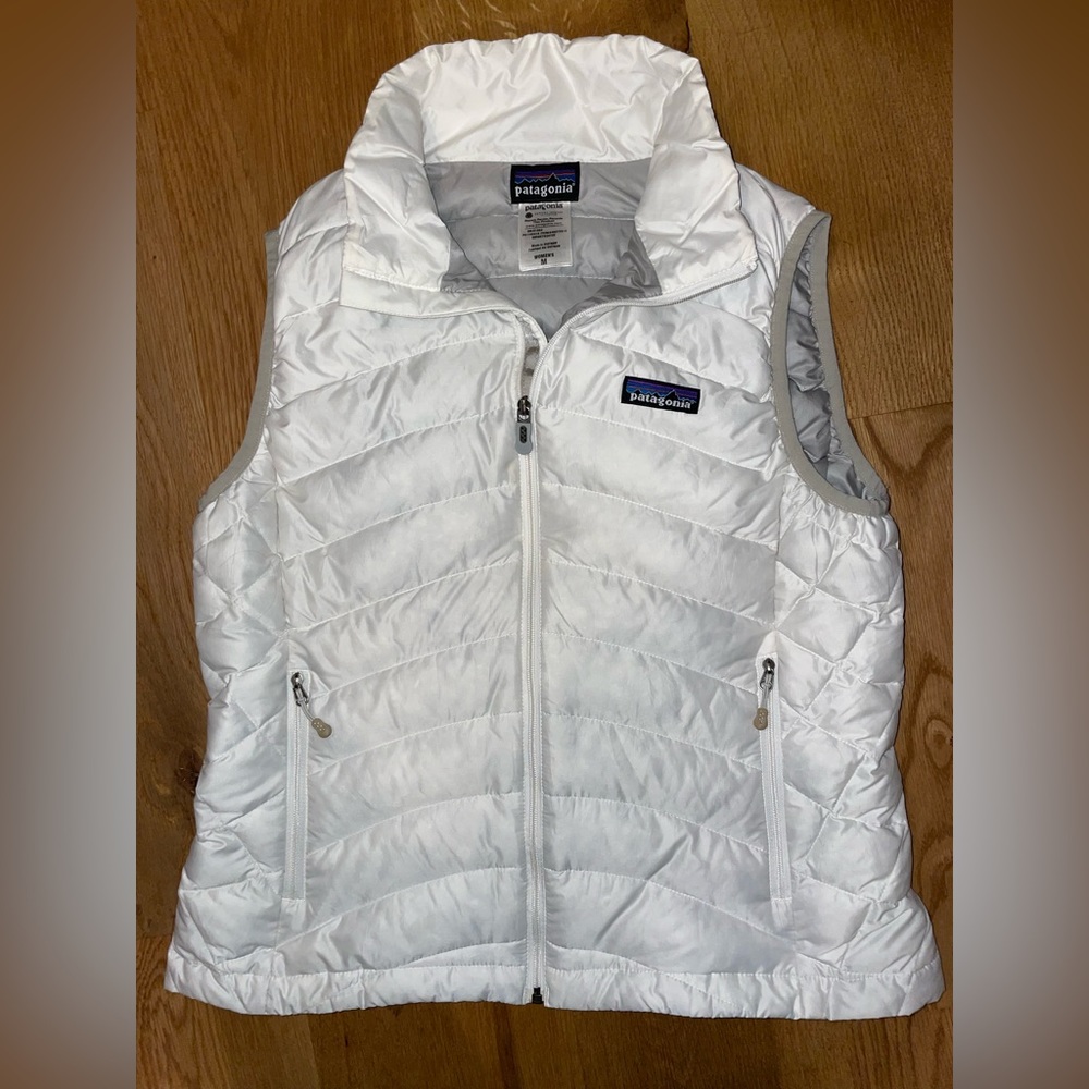 Patagonia down vest. Medium. NWOT.